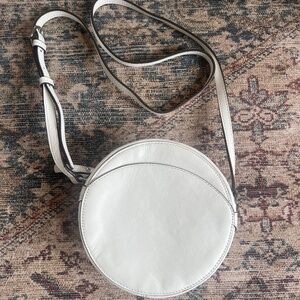 Banana Republic white canteen crossbody bag